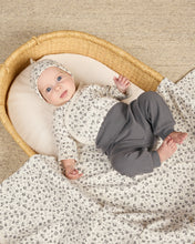 Load image into Gallery viewer, Quincy Mae - 長袖連身衣 Side Snap Bodysuit (Blue Floral)