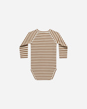 Load image into Gallery viewer, Quincy Mae - 長袖連身衣 Side Snap Bodysuit (Cinnamon Stripe)