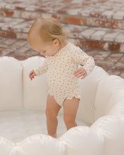 將圖片載入圖庫檢視器 Quincy Mae - 長袖泳衣 Olivia One Piece Rashguard (Clay Ditsy)