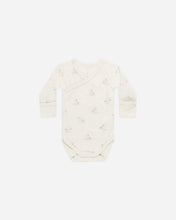 將圖片載入圖庫檢視器 Quincy Mae - 長袖連身衣 Side Snap Bodysuit (Swans)