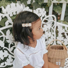 將圖片載入圖庫檢視器 Little Marshmallow - 手製髮夾 Velvet Floral Clip