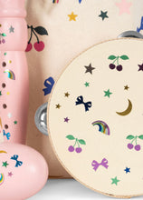 將圖片載入圖庫檢視器 Konges Sløjd - 樂器套裝 Wooden Music Set (Rainbow Twinkle)