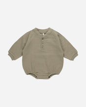 Load image into Gallery viewer, Quincy Mae - 長袖連身衣 Henley Bubble Romper (Olive)
