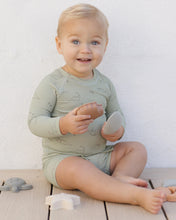 將圖片載入圖庫檢視器 Quincy Mae - 長袖泳衣 + 短褲 Finn Rashguard + Short Set (Dino)