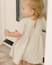 Load image into Gallery viewer, Quincy Mae - 短袖裙子 Brielle Dress (Vintage Stripe)