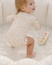 將圖片載入圖庫檢視器 Quincy Mae - 長袖泳衣 Olivia One Piece Rashguard (Clay Ditsy)