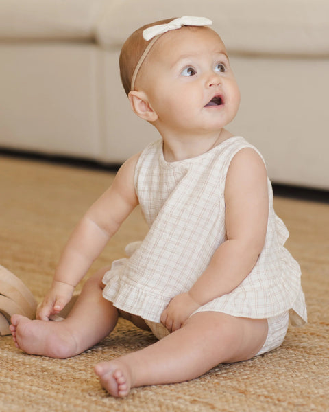 Quincy Mae - 無袖套裝 Ruffled Tulip Top + Bloomer Set (Oat Check)