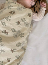 將圖片載入圖庫檢視器 That’s Mine -  睡袋 Sleeping Bag (Flowers and Berries)