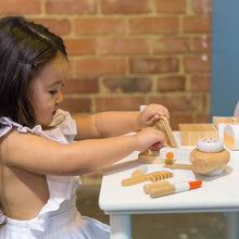 將圖片載入圖庫檢視器 Make Me Iconic - 小化妝師 Beauty Kit