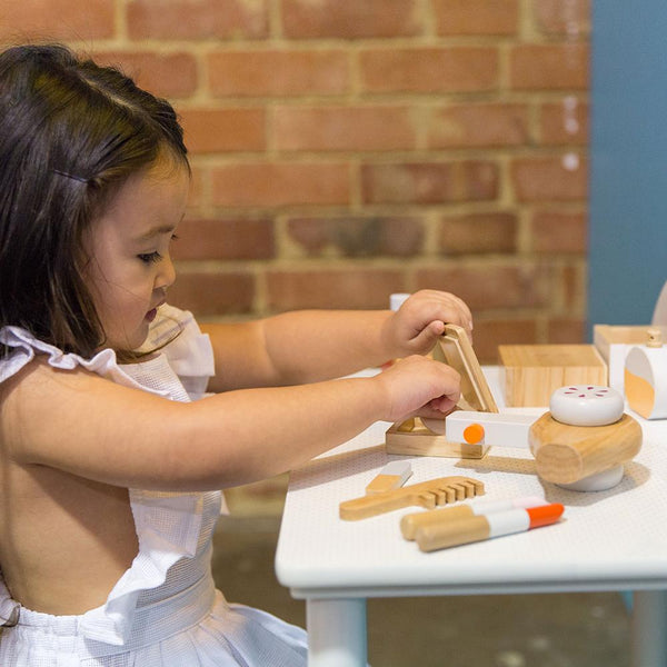 Make Me Iconic - 小化妝師 Beauty Kit