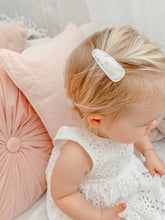 Load image into Gallery viewer, Dainty Dulcie - 手製髮夾 Dandelion Fabric Hair Clips