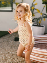 將圖片載入圖庫檢視器 Quincy Mae - 一件式泳衣 Smocked One Piece Swimsuit (Daisy)
