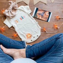 將圖片載入圖庫檢視器 Finn + Emma - 連身衣 Bodysuit Lil Sis