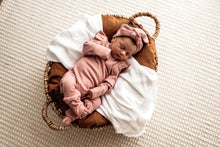 Load image into Gallery viewer, Snuggle Hunny Kids - 蝴蝶結髮帶 Rose Ripped Topknot Headband