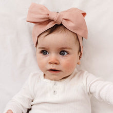 將圖片載入圖庫檢視器 Snuggle Hunny Kids - 蝴蝶結髮帶 Rust Linen Bow Headband