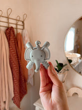 將圖片載入圖庫檢視器 Itzy Ritzy - 大象固齒器 Baby Molar Teether (Elephant)