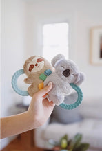 將圖片載入圖庫檢視器 Itzy Ritzy - 樹熊固齒環玩具 Plush Rattle with Teether (Koala)