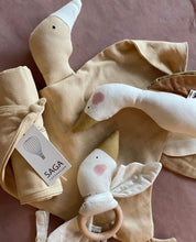 將圖片載入圖庫檢視器 Saga Copenhagen - 擁抱鵝安撫巾 Cuddle Goose (Ginger)