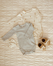 Load image into Gallery viewer, Quincy Mae - 長袖連身衣 Jersey Bodysuit 2 Pack (Moons / Blue Micro Stripe)
