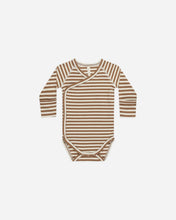 Load image into Gallery viewer, Quincy Mae - 長袖連身衣 Side Snap Bodysuit (Cinnamon Stripe)
