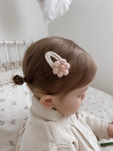 將圖片載入圖庫檢視器 Bow So Cute - 髮夾 Puff Crochet Clip Rose Beige
