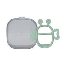 Load image into Gallery viewer, mama’s tem Jem Jem 胖蜜蜂固齒器 Teether (Sage Green)
