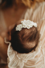 將圖片載入圖庫檢視器 Bow So Cute - 髮帶 Crochet Headband Ivory Pearl
