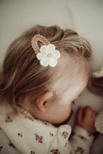 將圖片載入圖庫檢視器 Bow So Cute - 髮夾 Flower Crochet Clip Rosewood
