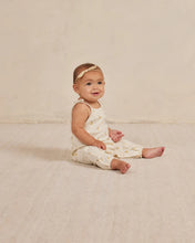 Load image into Gallery viewer, Quincy Mae - 吊帶連身褲 Smocked Jumpsuit (Lemons)
