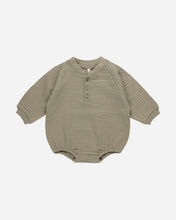 將圖片載入圖庫檢視器 Quincy Mae - 長袖連身衣 Henley Bubble Romper (Olive)
