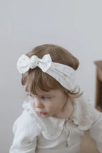 Load image into Gallery viewer, Bow So Cute - 蝴蝶結髮帶 Topknot Sweet Ditsy
