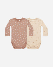 將圖片載入圖庫檢視器 Quincy Mae - 長袖連身衣 Jersey Bodysuit 2 Pack (Rose Ditsy / Rainbows)
