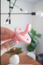 將圖片載入圖庫檢視器 Itzy Ritzy - 安撫奶嘴 Pink Soother Orthodontic Pacifier Set
