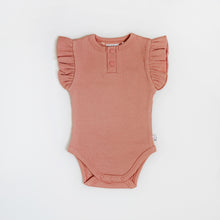 Load image into Gallery viewer, Snuggle Hunny Kids - 有機連身衣 Rose Ripped Short Sleeve Bodysuit
