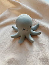 將圖片載入圖庫檢視器 Konges Sløjd - 章魚固齒器 Teeth Soother (Octopus)
