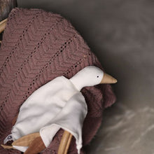 Load image into Gallery viewer, Saga Copenhagen - 擁抱鵝安撫巾 Cuddle Goose (Cream)
