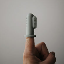 Load image into Gallery viewer, Mushie - 手指牙刷 Finger Toothbrush (Shifting Sand / Cambridge Blue)
