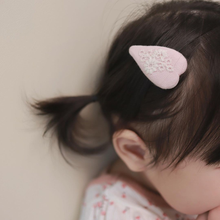 Load image into Gallery viewer, Sonuroman - 韓國手工髮夾 Hair Clip (Pink Heart)
